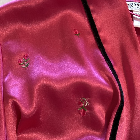 Excellent condition Morgan Taylor Intimates robe - Picture 5 of 10